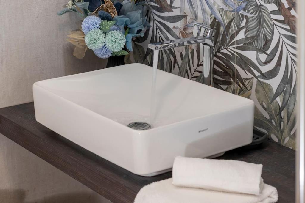 Apartament Piazza San Carlo Elegante Loft In Centro - Wi-Fi Turyn Zewnętrze zdjęcie